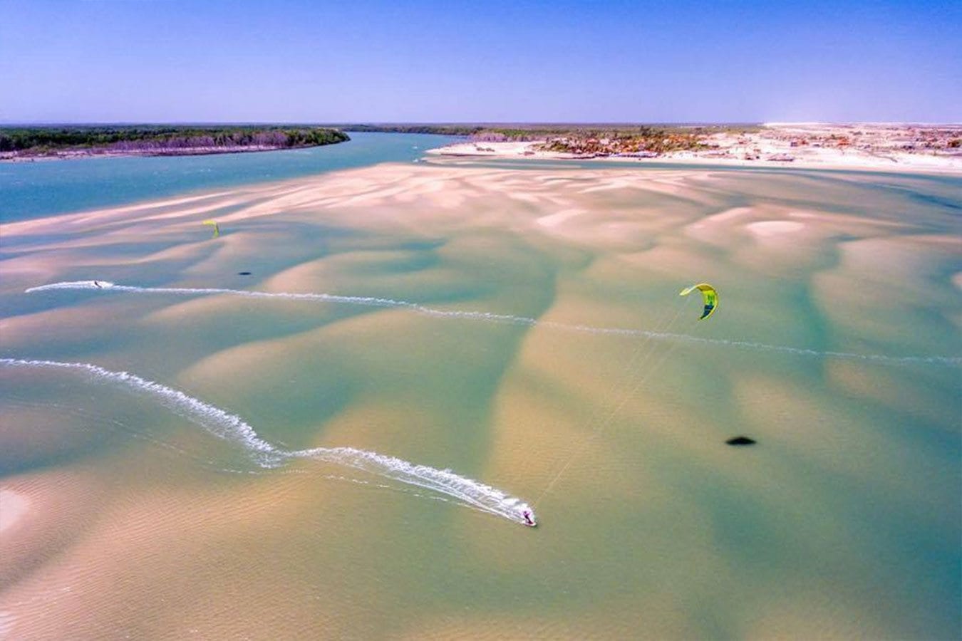 Drone drops Restube to kitesurfer in Brazil